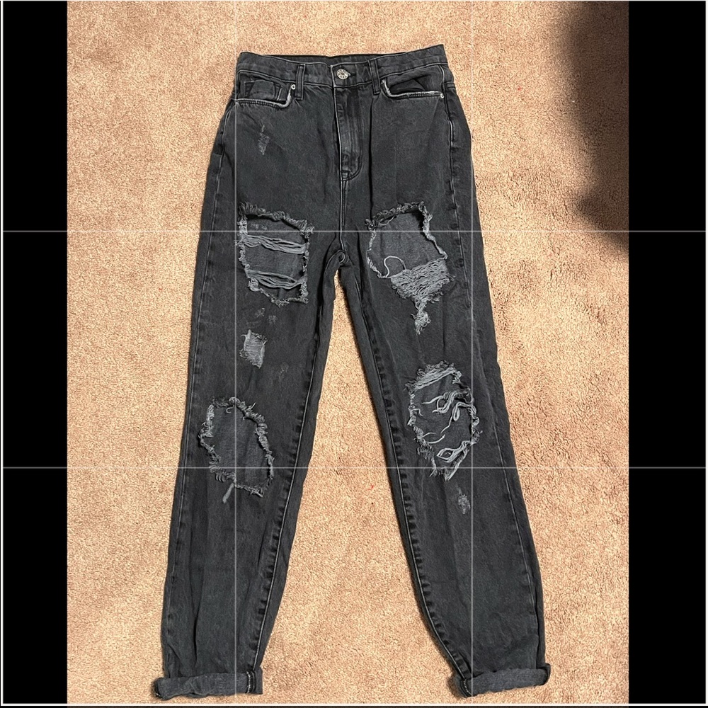ripped BDG mom hugh rise jeans size 25